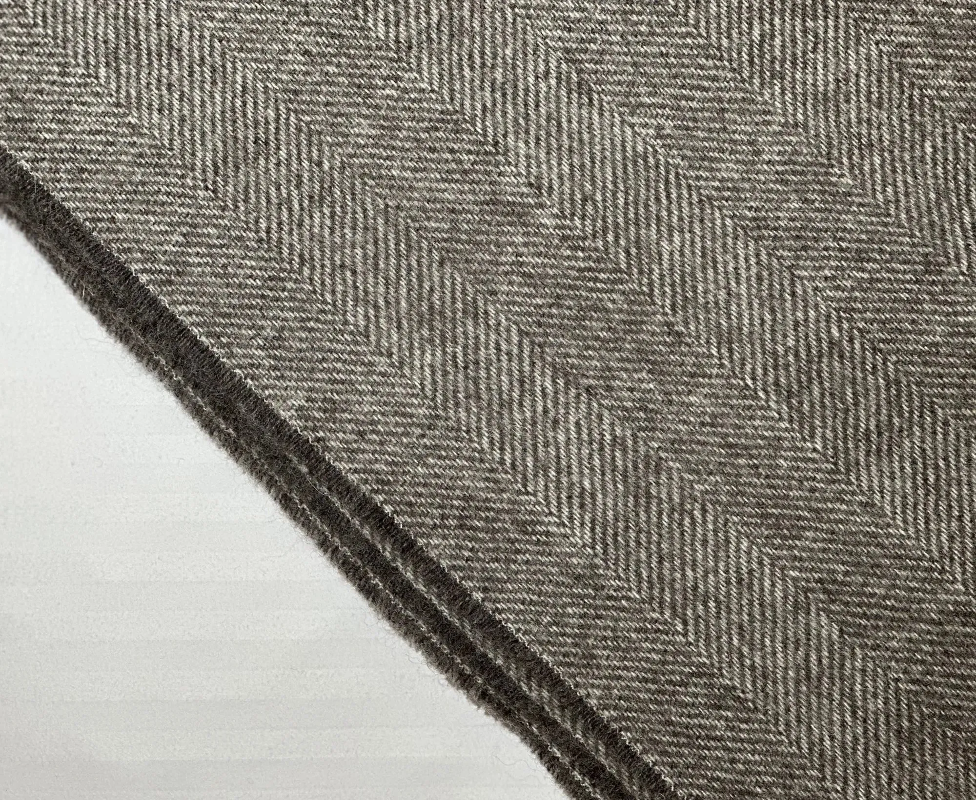 100% Lambswool Herringbone Throw Mid Grey