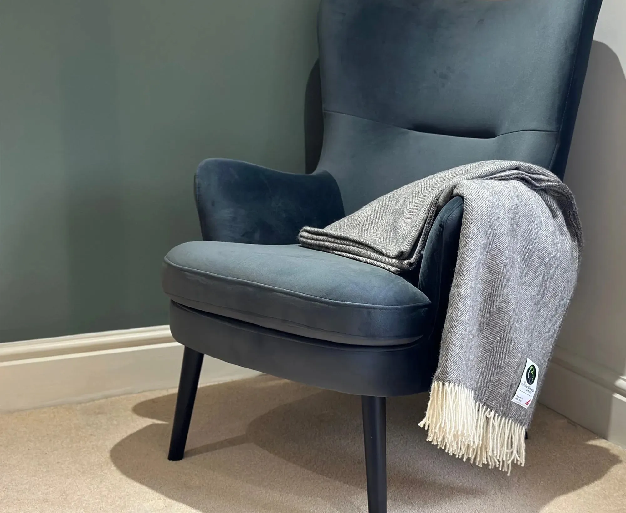100% Lambswool Herringbone Throw Mid Grey