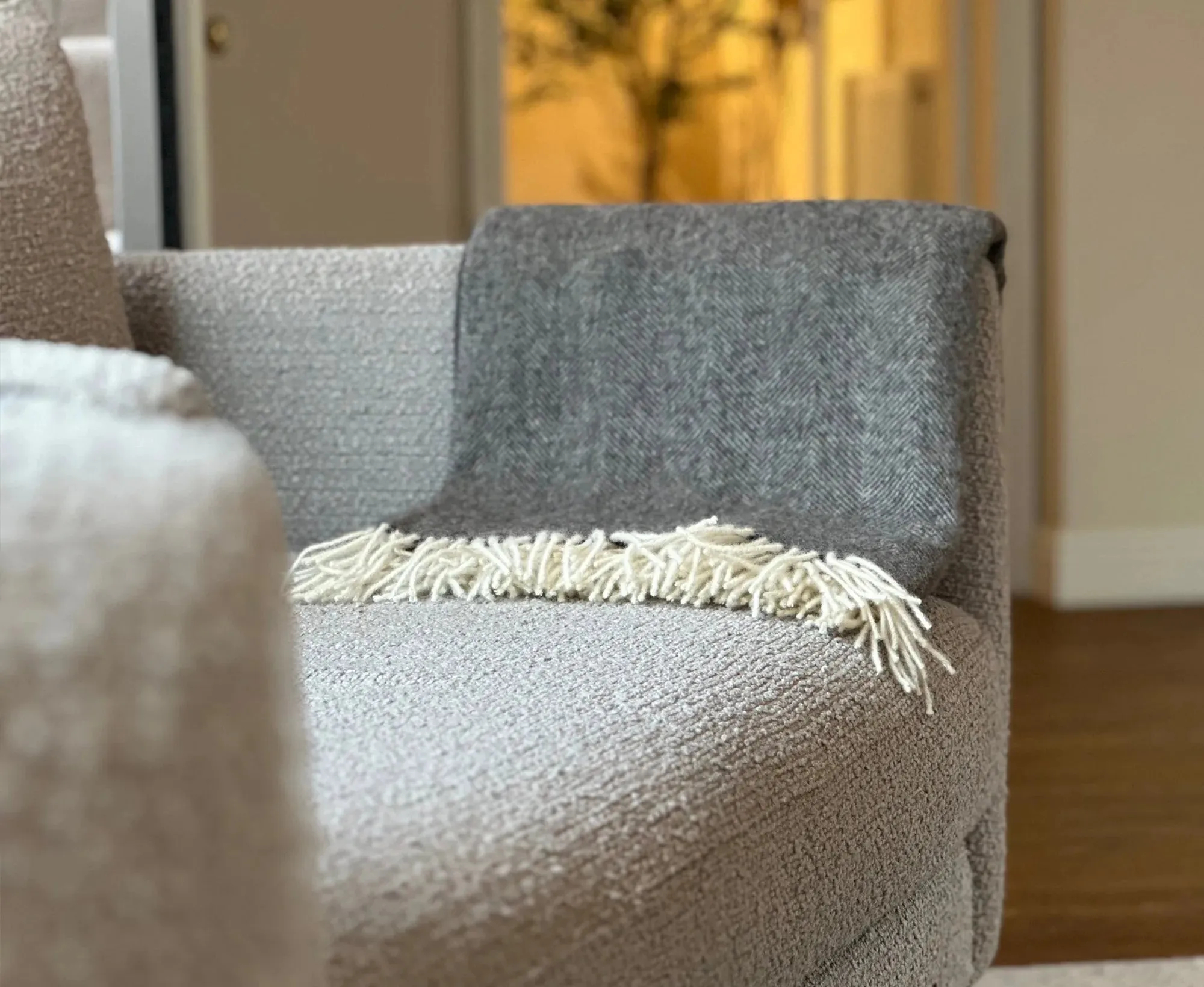 100% Lambswool Herringbone Throw Mid Grey