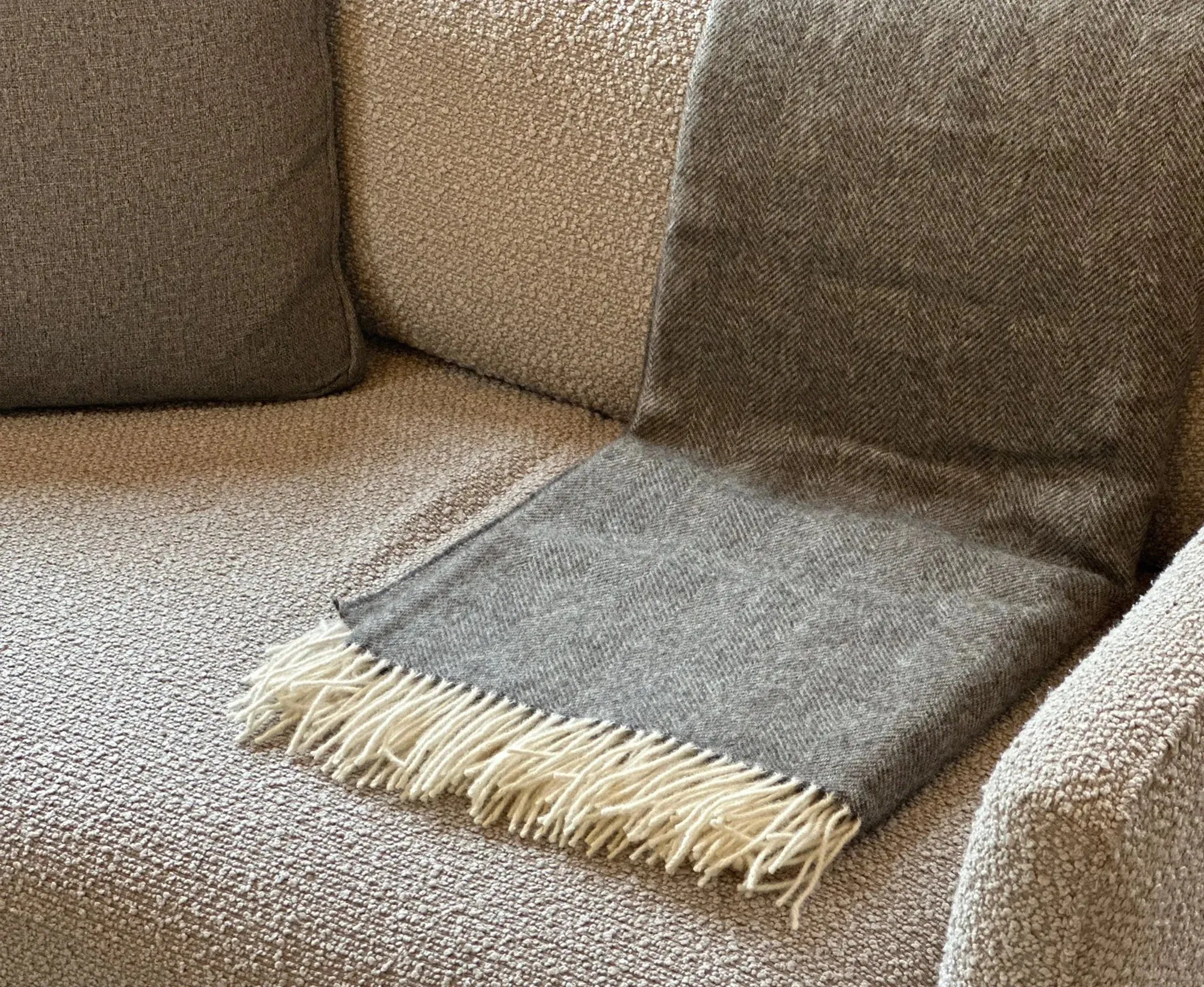 100% Lambswool Herringbone Throw Mid Grey