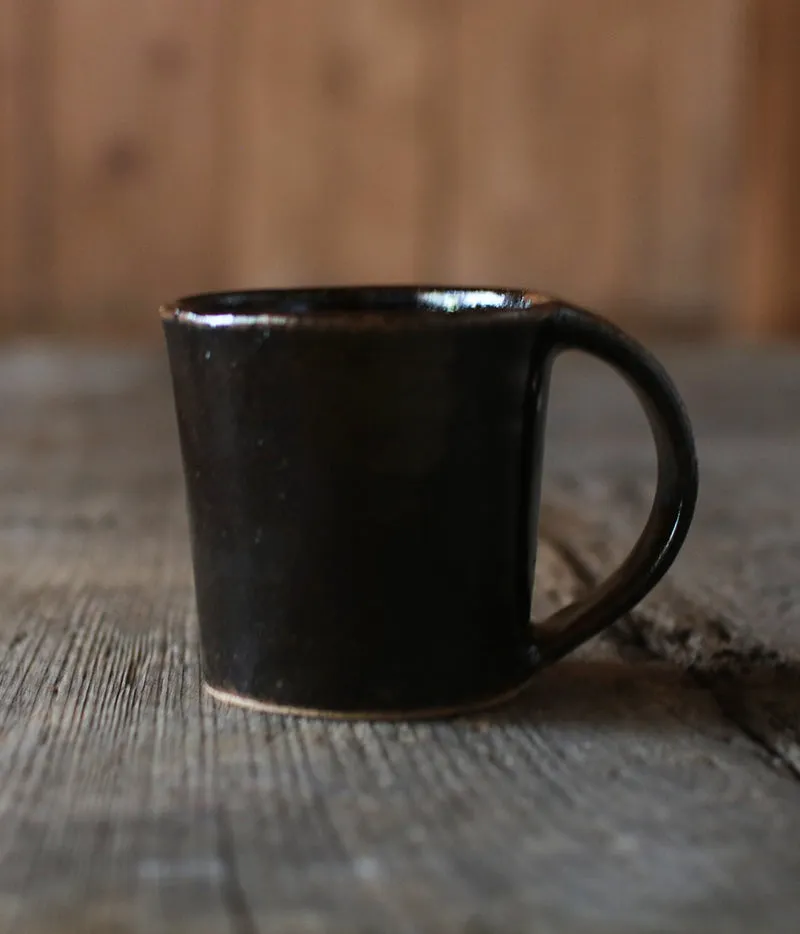 Black Glaze Pottery Mug (dark brown)