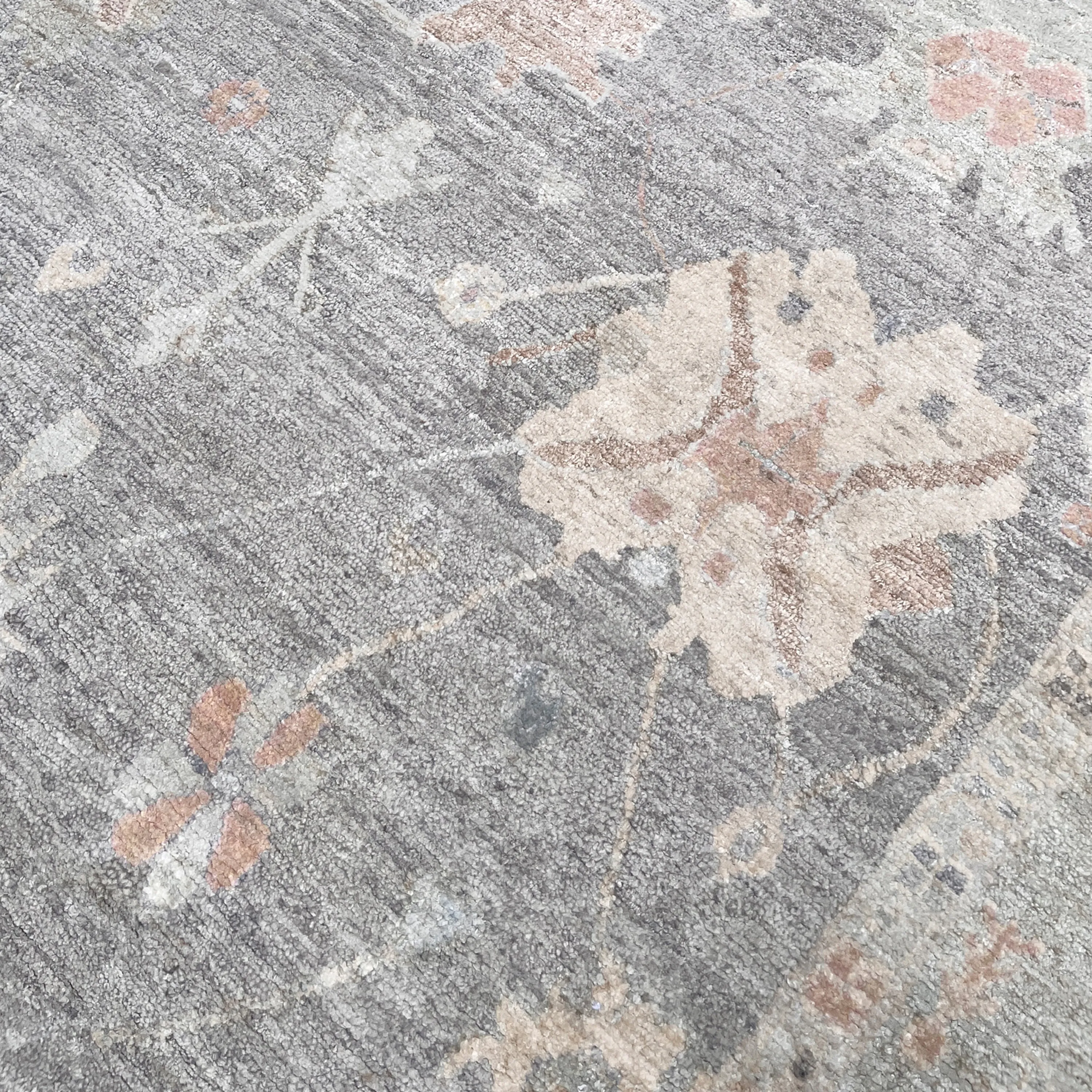 Light Grey Traditional Oushak Silk Rug - 9' x 12'