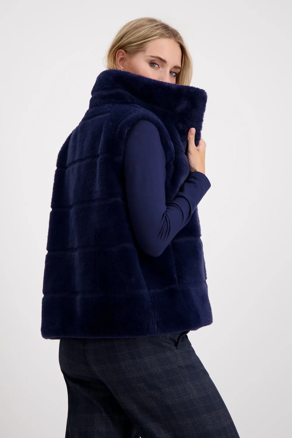 Monari Waistcoat Fake Fur 807430