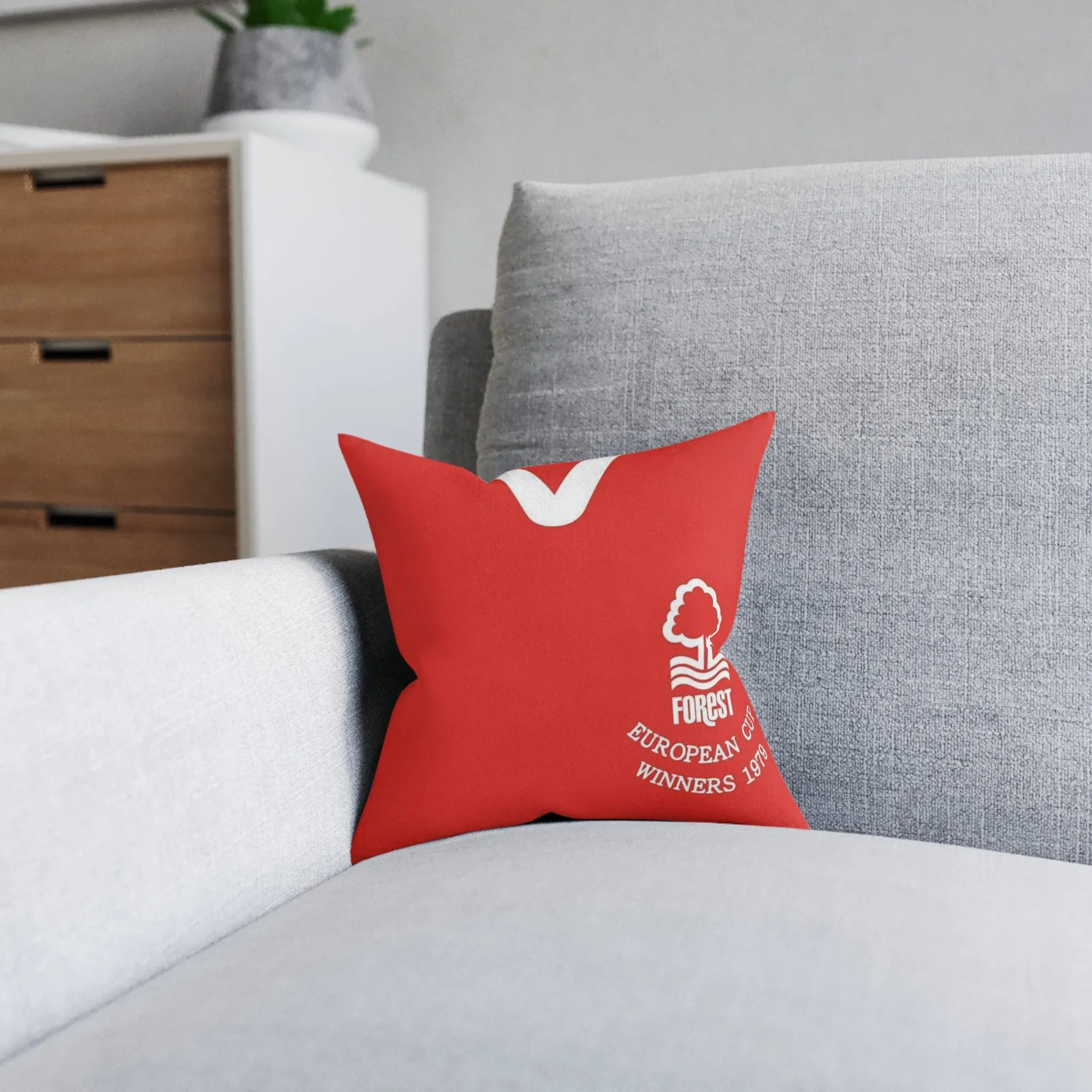 Notts Forest Retro Home Kit 80/81 - Square Pillow