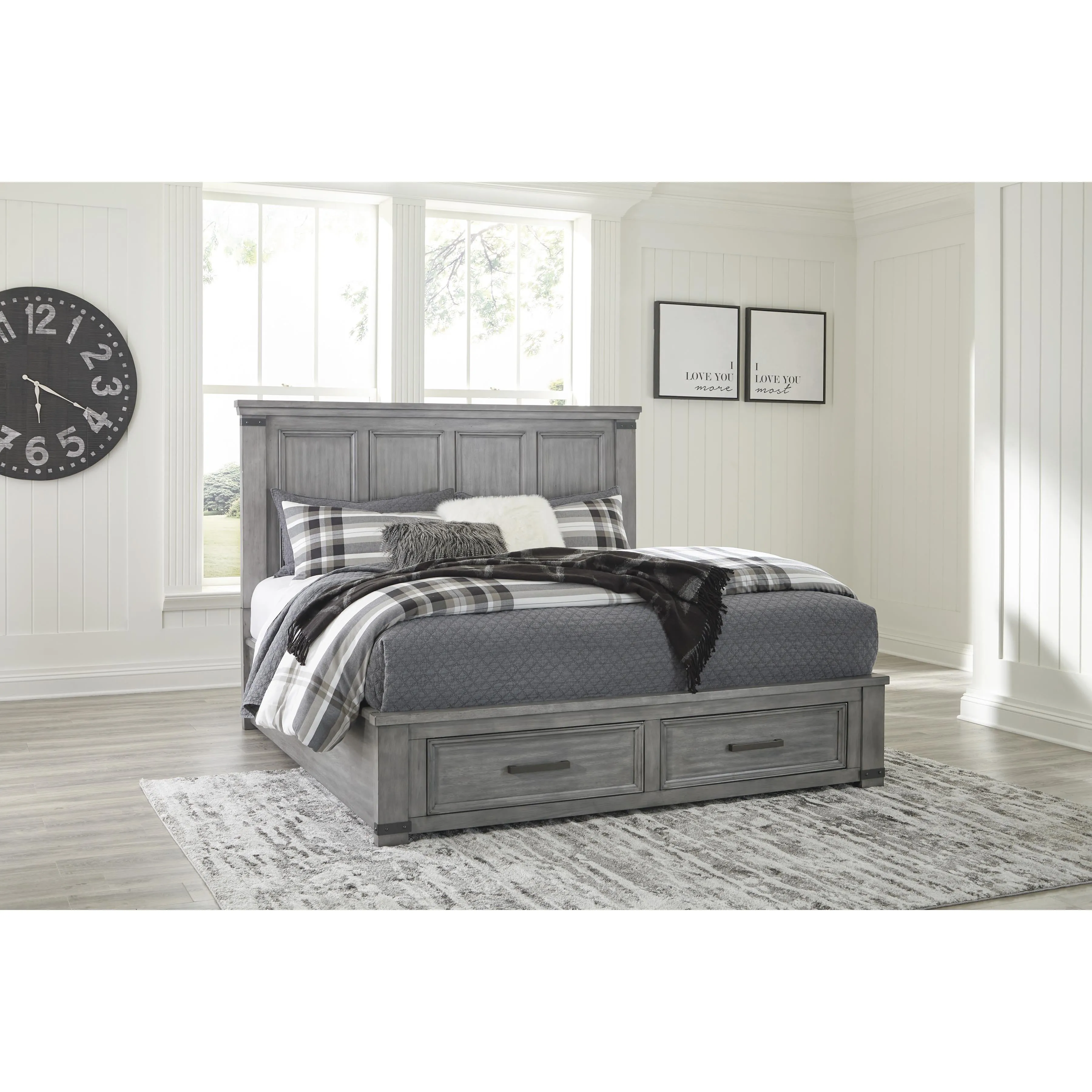 Signature Design by Ashley Russelyn Queen Panel Bed with Storage B772-57/B772-54S/B772-96