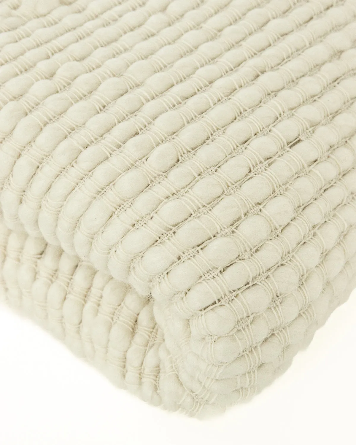 Verbier Chunky Throw Cream - 1 LEFT